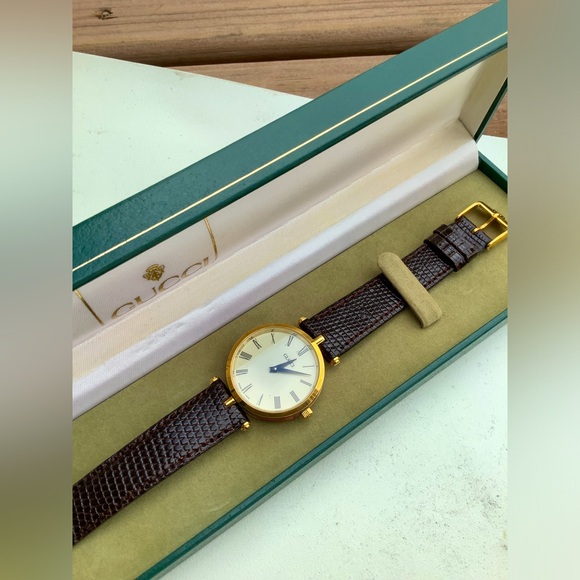 Authentic GUCCI watch UNISEX ❤️💚 - Picture 1 of 14